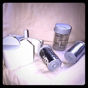 Pampered Chef Deluxe Cheese Grater